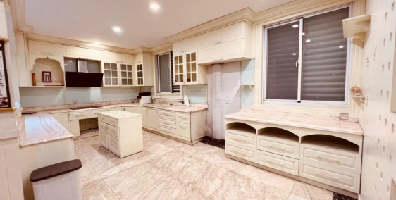 (Tân Bình)Bán gấp biệt thự đẹp giá tốt,Cộng Hòa, Phường 13,142m2(7x20)3lầu 19tỷ.