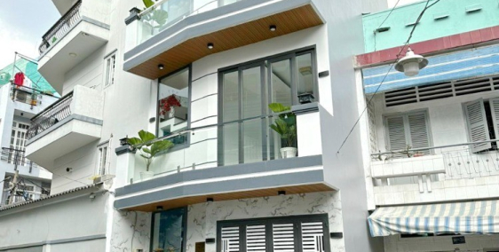 Bán nhà đẹp 2 lầu hẻm xe hơi 102 Âu Dương Lân Phường 3 Quận 8