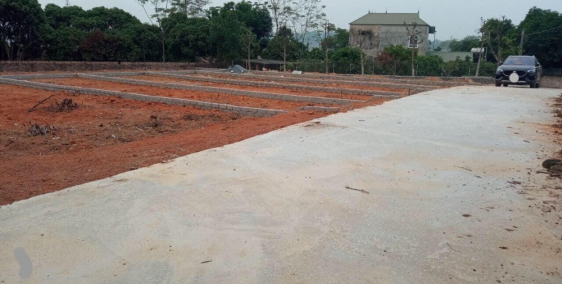 Cần bán lô đất tại: TT Nhã Nam, Tân Yên, BG. 775m, giá: 750tr, lh: 0966140688