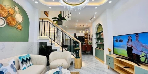 bán nhà phố Lĩnh Nam, 32m2 , cháu đi du học nên bán , 0945676597