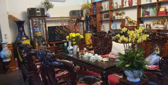 Nhà bà Nữ bán gấp nhà mặt phố Phố Huế gần Chợ Hôm 48m2 chỉ 21.89 tỷ.