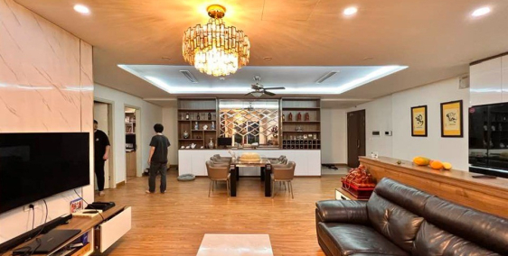 Tôi bán ăn hộ cao cấp 3PN - DT 135m2 - Times Tower đường Lê Văn Lương, giá 6.1 t