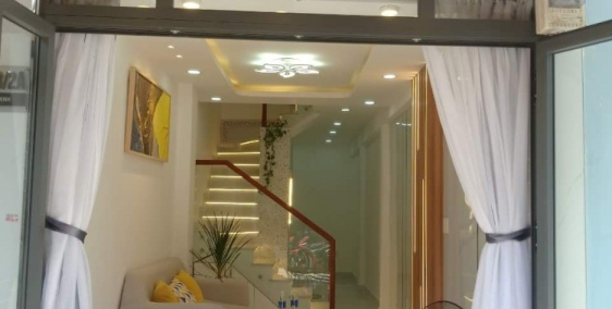 CHỈ 4TỶ- QUÁ XUẤT SẮC CHO 1 E TÀI CHÍNH NHỎ - NHÀ  SÁT MT LÊ QUANG ĐỊNH