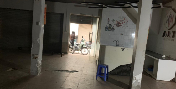 Cho thuê nhà mặt ngõ Đê Tô Hoàng, 180mx2 tầng, mở quán NET , 50tr