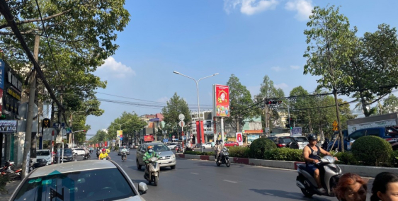 Cho thuê 1 trệt 3 lầu ngang 5m mặt tiền Nguyễn Ái Quốc giá chỉ 20 triệu