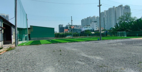 Cho thuê Sân Bóng 800m2.Giá 100Tr. Nhà Bè sát Q7