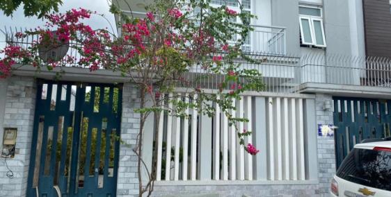 Định cư Mỹ nên cần bán căn biệt thự mới đẹp trong KDC Hưng Phú 1, Q9