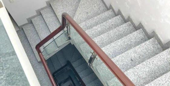 Cho thuê nhà đường 53,P.Tân Quy,Quận 7 dt 7x18m, 4 lầu