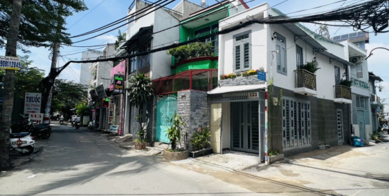 ngôi nhà mặt tiền hoạt động mua sắm đối diện chung cư An Lộc-Gò Vấp giá hơn3 tỷ