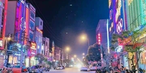 Bán nhà 4 tầng mặt đường 24 Quế Võ, giá 7,4 tỷ. Đang cho thuê 20 tr/tháng