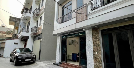 Bán nhà 4 tầng ngõ phố Vũ Hựu, TP HD, nhiều diện tích, đường 2 ô tô tránh, giá c