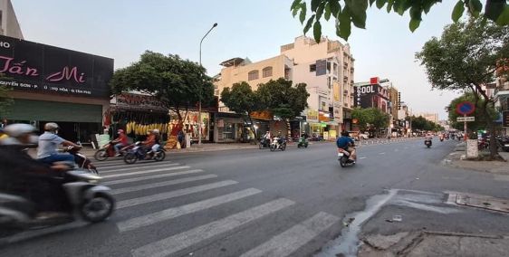 Gấp bán nhà 2 tầng mặt tiền đường nguyễn sơn, đường nhựa 12m, 78m2 hỉ 16.9 tỷ