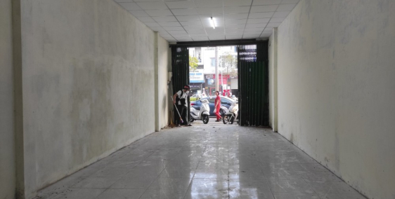 Nhà biệt thự sân vườn cho thuê tầng trệt 
tại  số 10 đường số 10 KDC T30 Phạm