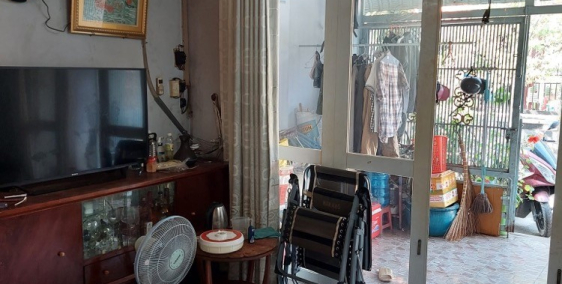 Bán nhà giáp quận 7, 2 xe hơi tránh nhau sổ nở hậu nhẹ nhà cũ tiện xây lại