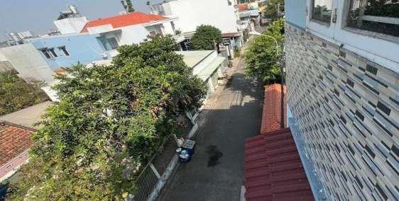 Bán nhà 3 tầng 3 phòng ngủ 4 wc_ 172,5 m2_Hẻm ô tô đậu cửa_ Nhà trống giao ngay_