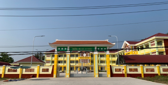 NỀN BIỆT THỰ THỔ CƯ MẶT TIỀN ĐƯỜNG 2,5 TẤN ĐỐI DIỆN TRƯỜNG HỌC