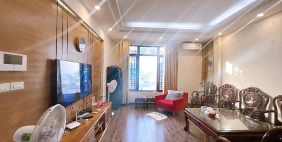 Bán Nhà Lạc Long Quân, Ô Tô Vào Nhà, 3 Bước ra Hồ Tây, 45m2, Giá 8,5 Tỷ