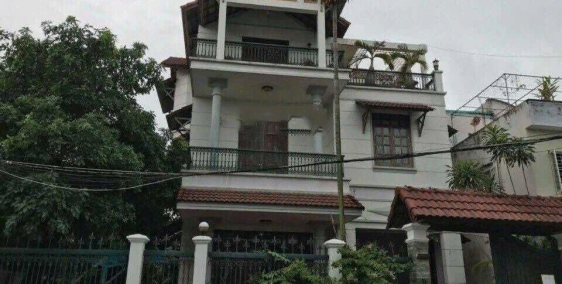 Bán biệt thự sân vườn đường số 45 Lâm Văn Bền