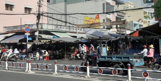 Chính chủ bán nhà cấp 4, MT Lê Lư (sát chợ Nguyễn Sơn), DT đẹp 8m x 20m