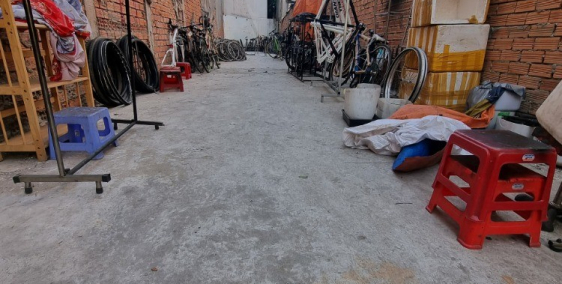 Nhà phố - Mua Bán - Cho Thuê. Nhà cấp 3, chủ vừa mua, dự định đập đi xây lại