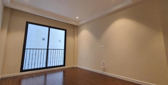 Bán nhà 42m2 Mặt phố Nghi Tàm, Tây Hồ Kinh doanh đỉnh 9.9 tỷ