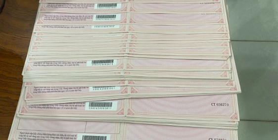 Bán nhà mới 1 trệt 2 lầu đường mặt tiền 8m