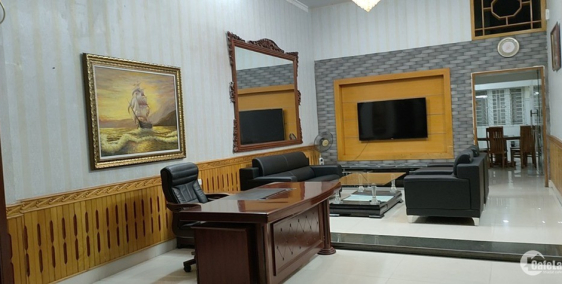Cho thuê nguyên nhà 3 tầng rộng rãi tại Văn Cao, vừa ở vừa làm văn phòng.
