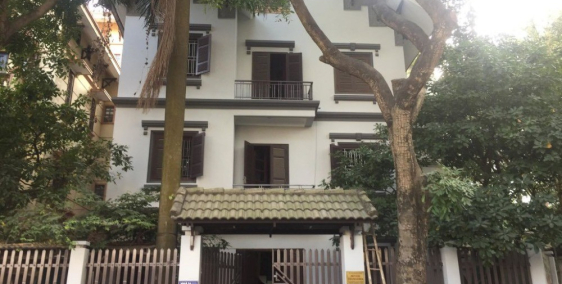 Cho thuê biệt thự khu Bán Đảo Linh Đàm hai mặt đường, Làm VP, Trường mầm non