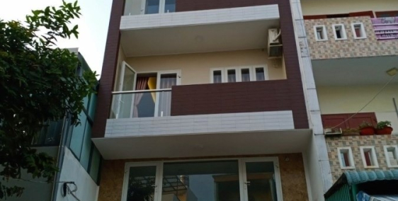 Bán Khách Sạn 5 Tầng, có thang máy, chỉ 13.8 Tỷ, 15 phòng, dòng tiền 200