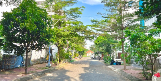 Kẹt vốn KD bán gấp đất MT Nguyễn Duy Trinh,Q2,120m2, SHR. Giá 2.2 tỷ