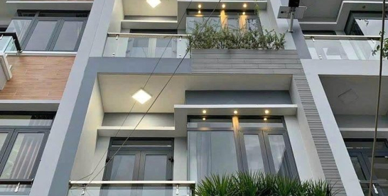 Cần bán nhà chính chủ xây ở chắc đẹp hẻm xe hơi, 3 tấm + sân thương,Phạm Văn