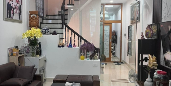 Bán đất tặng nhà 38m2 x4 tầng, lô góc  ngõ ôtô tránh 127 Văn Cao 3.75 Tỷ -