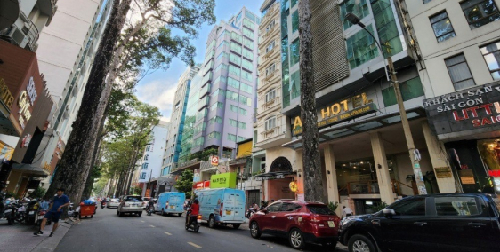 Bán khách sạn MT Bùi Thị Xuân,Q.1.DT: 5,4x23m,Hầm 12 lầu. Giá: 100 tỷ