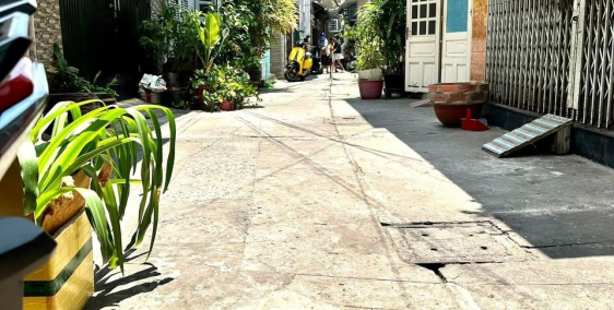 chính chủ cần bán nhà 2 tầng đường trịnh đình trọng, hẻm 4m, 43m2 chỉ nhỉnh 3 tỷ