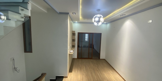 Bán nhà Mặt tiền đường Tiểu La, Quận Hải Châu. Nhà 3 tầng, DT 90 m2. Đường Ô