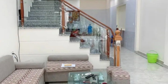 Cho thuê nguyên nhà 3,5 tầng tại ngõ 231 Văn Cao