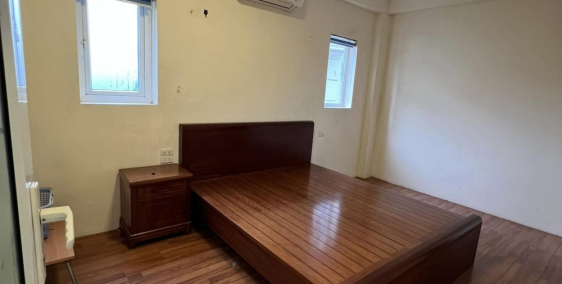 Bán nhà 105m2 phố Nghi Tàm, Tây Hồ 10m Ô tô tránh Mặt tiền khủng 9.5 Tỷ