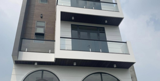 Căn hộ dịch vụ 50tr/th - DT 105m2 ngay Phạm Văn Bạch - giá 10  tỷ