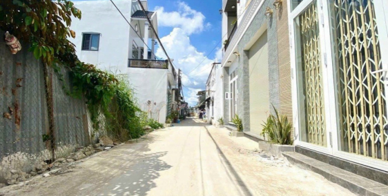 Nhà lầu mới hẻm 388 Nguyễn Văn Cừ liền kề Khu đô thị Đại Ngân