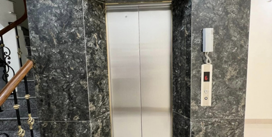 Bán nhà 56m2 Mặt phố Yên Hoa, Tây Hồ Kinh doanh Thang máy 24.1 Tỷ