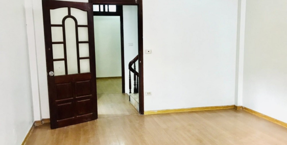 Bán nhà Cầu Giấy 32M 5T, Ngõ Ô tô - 3 gác tránh xe máy, dân trí tốt 3.85 tỷ