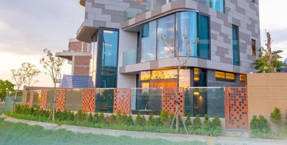 Bán Villa Qúy Tộc 5PN,5WC đẹp nhất Nam Đà Nẵng. Sở hữu hồ bơi 48m. Trung tâm du