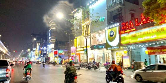 Mình cần cho thuê nhà mặt phố Nguyễn Trãi Thanh Xuân, mặt tiền rộng 6m