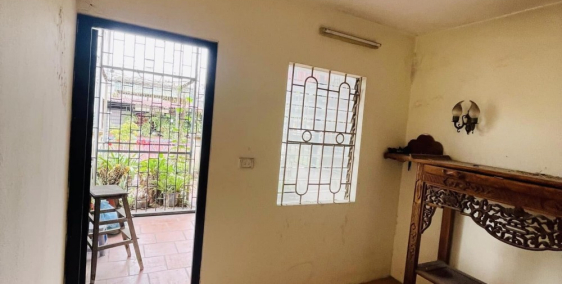 127 Văn Cao Ba Đình 40m2 x 4T chỉ 3,5 tỷ lô góc 3 mặt thoáng