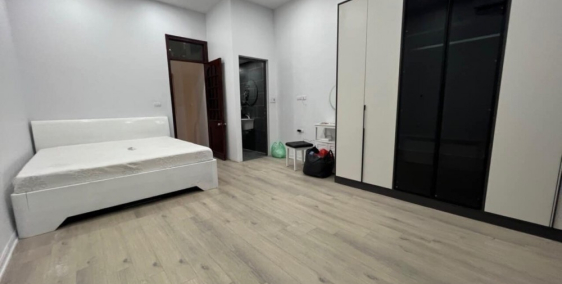 Bán nhà 68m2 Ngõ 210 Nghi Tàm, Tây Hồ Dân xây Gara 2 Ô tô Giá đầu tư 4.3 Tỷ