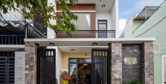 Nhà chính chủ 3 phòng ngủ, có sân 3m đậu oto giá 685tr sổ riêng