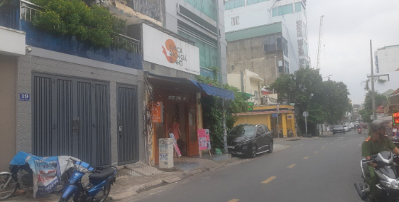 Cho thuê mặt bằng 30m mặt tiền đường Mai Thị Lựu, Quận 1