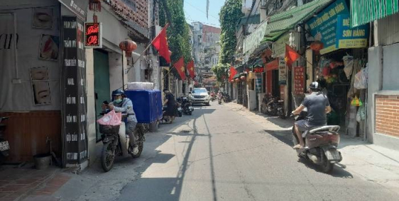 Bán đất tặng nhà 2 tầng mặt phố Nguyễn Chính - Giá cực hời!