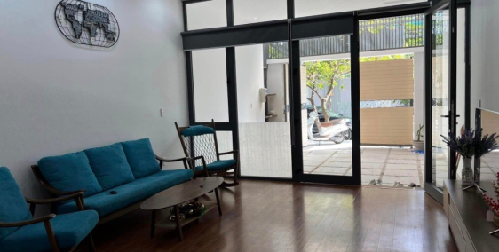 CHO THUÊ _ NHÀ ĐẸP _ FULL NỘI THẤT _ PHÙ HỢP LÀM VĂN PHÒNG  _ GIÁ 18 TRIÊU/ THÁN