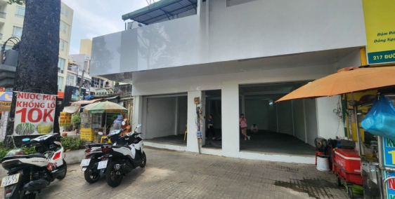 Cho thuê nhà mặt tiền đường 3 Tháng 2, Phường 10, Quận 10, Hồ Chí Minh